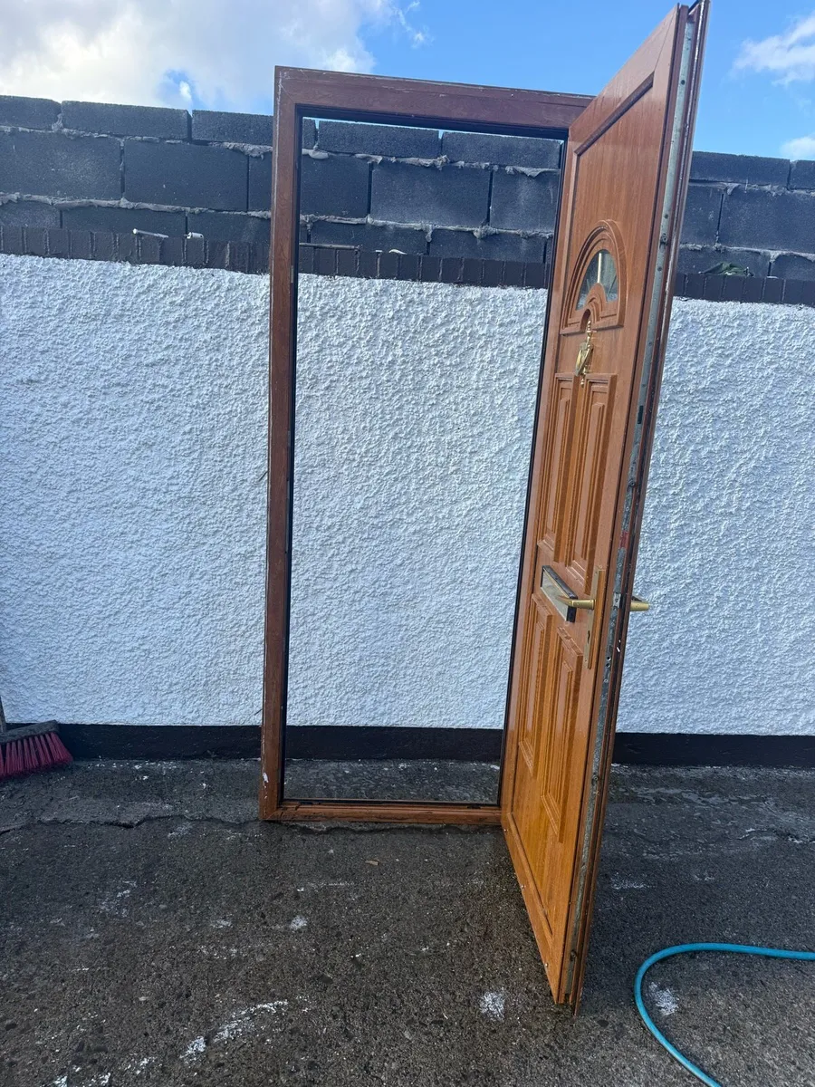 Pvc front door - Image 3