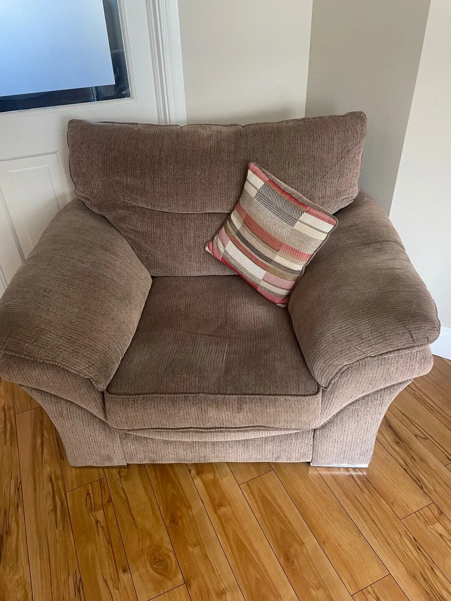 3+1+1+footstool - Image 4
