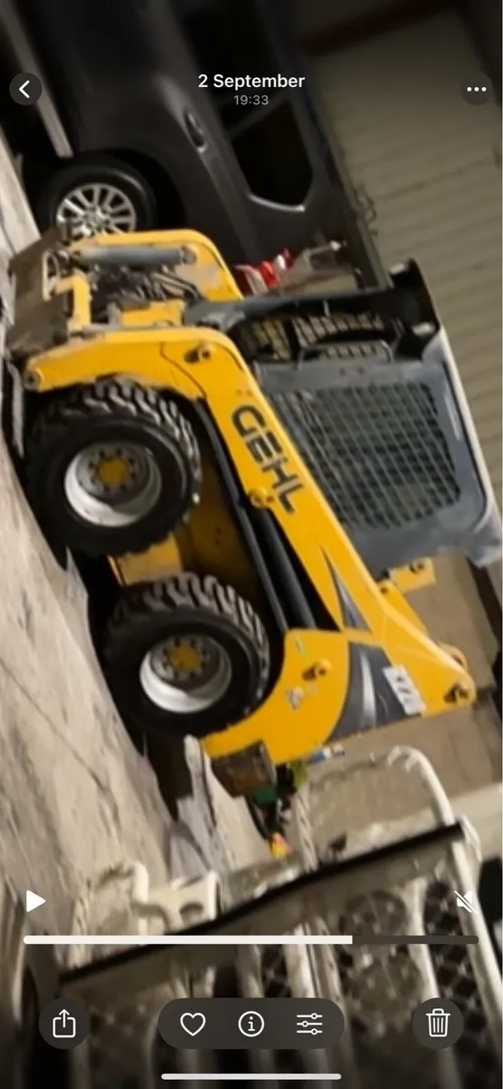 GEHL R220 skid steer - Image 2