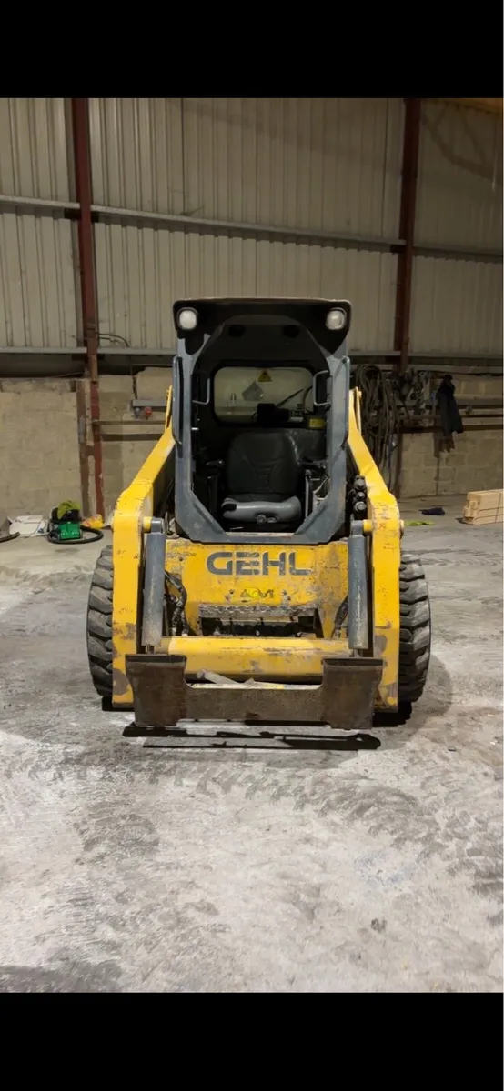 GEHL R220 skid steer - Image 3
