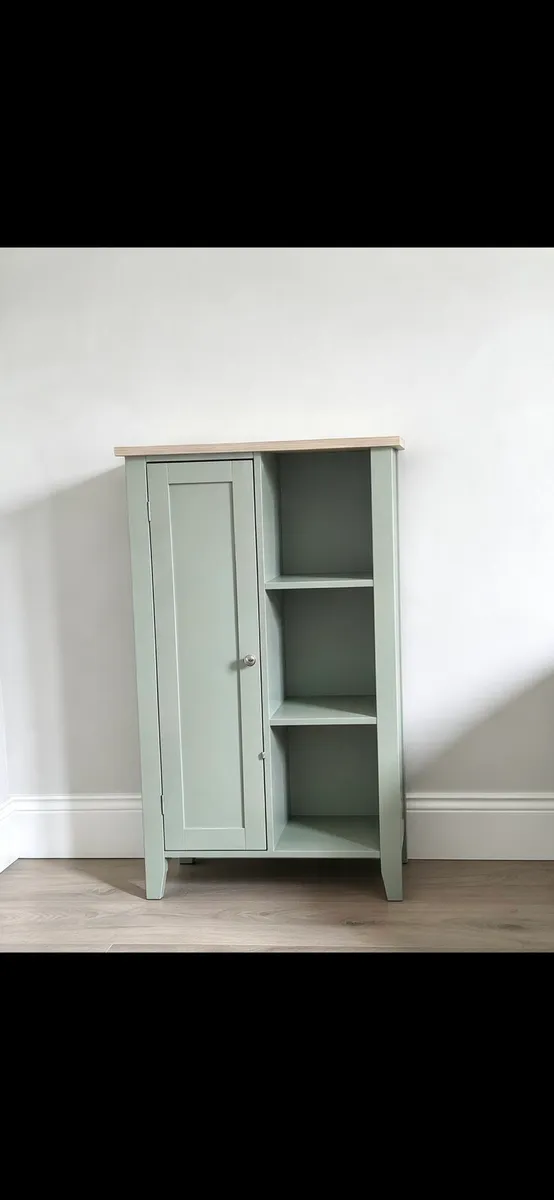 Bathroom cabinet