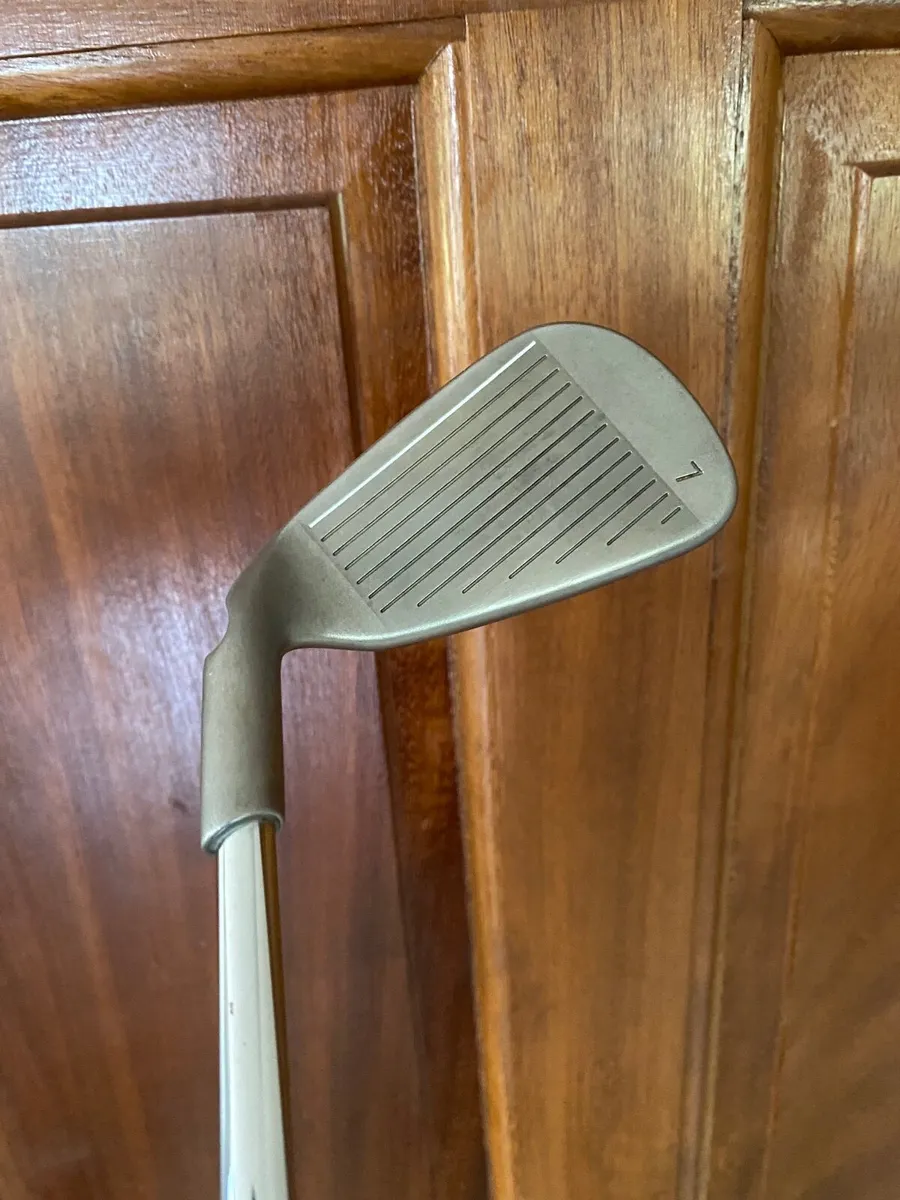 Ping G15 7 iron Regular flex As New condition - Image 4