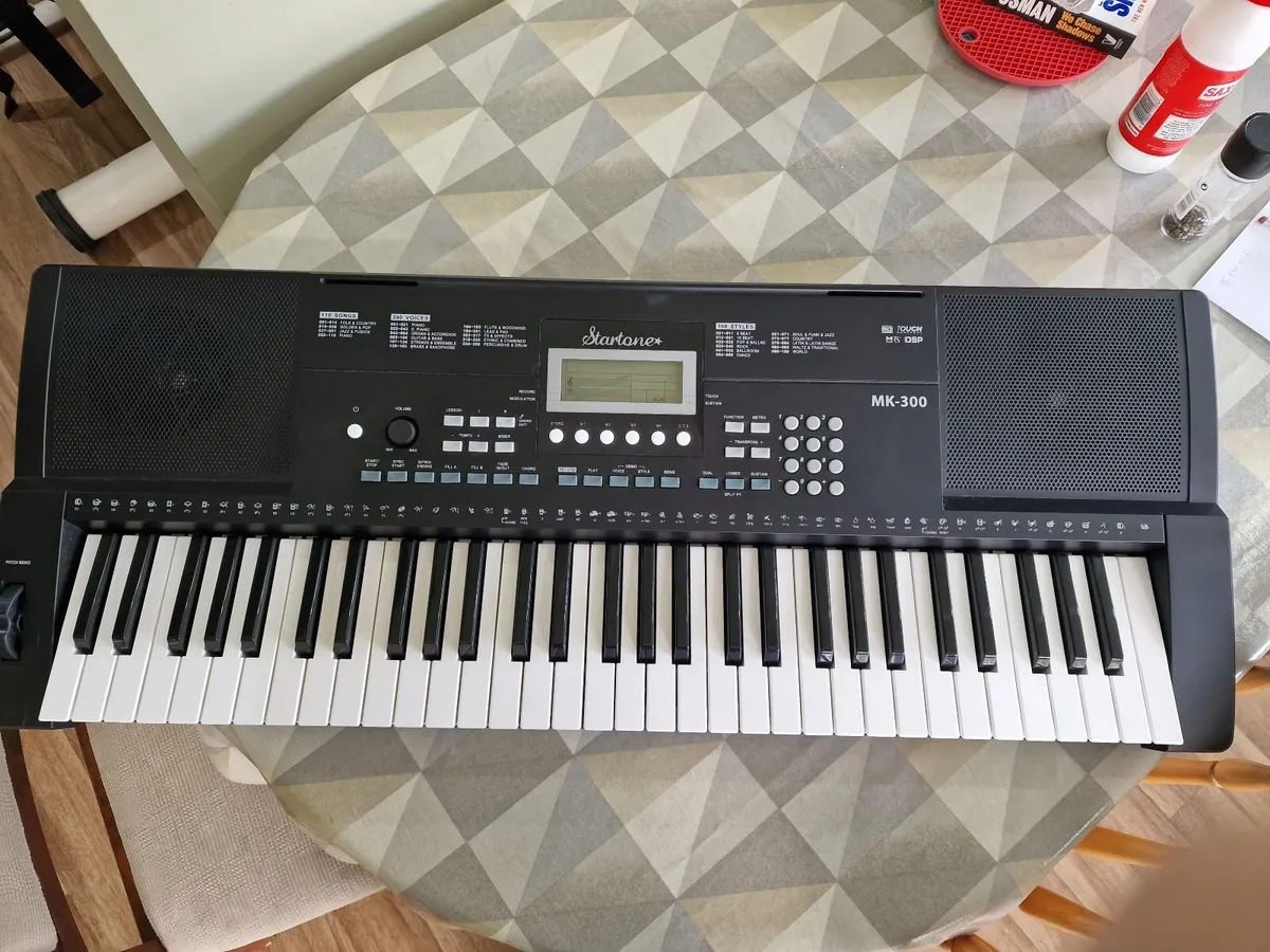 Electric piano keyboard - Image 3