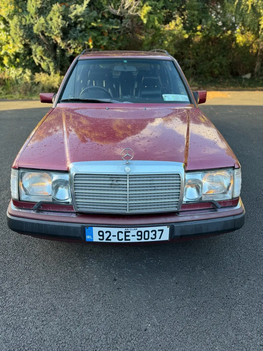 Mercedes W124 300 TE 1992 - Image 1