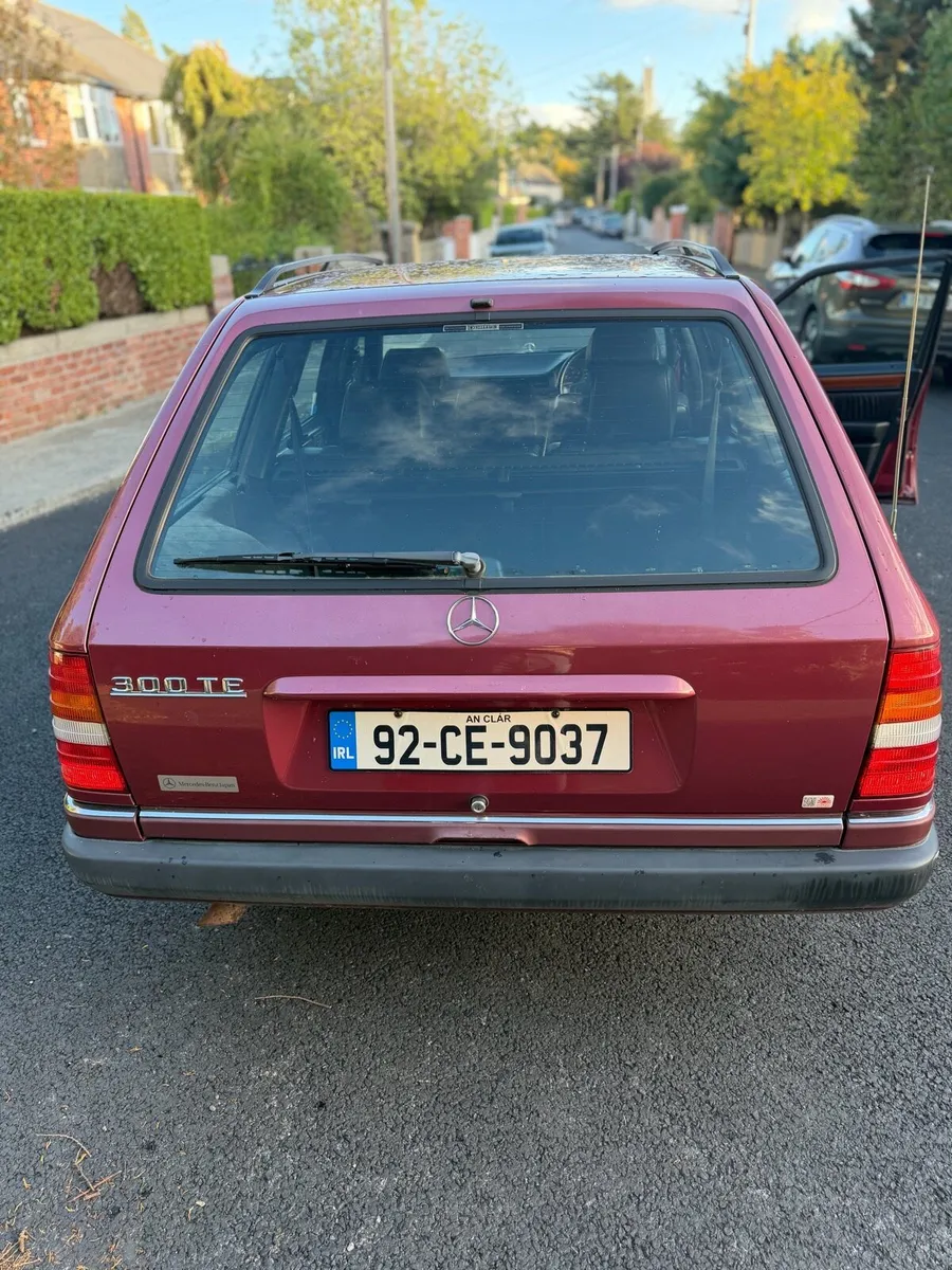 Mercedes W124 300 TE 1992 - Image 2