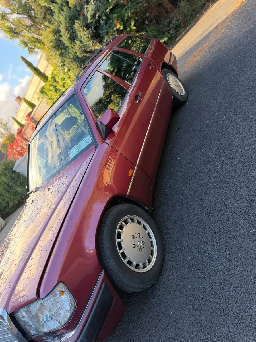 Mercedes W124 300 TE 1992 - Image 4