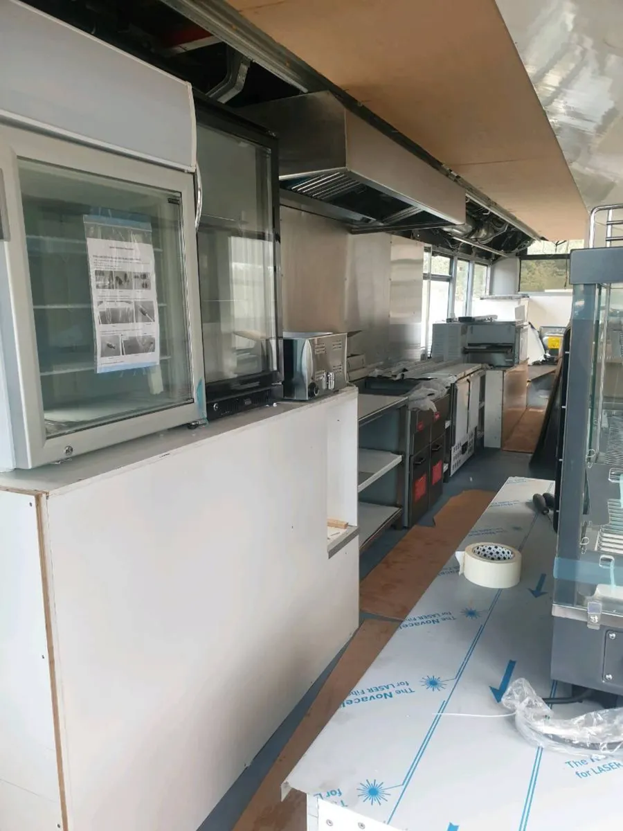 Catering bus - Image 4