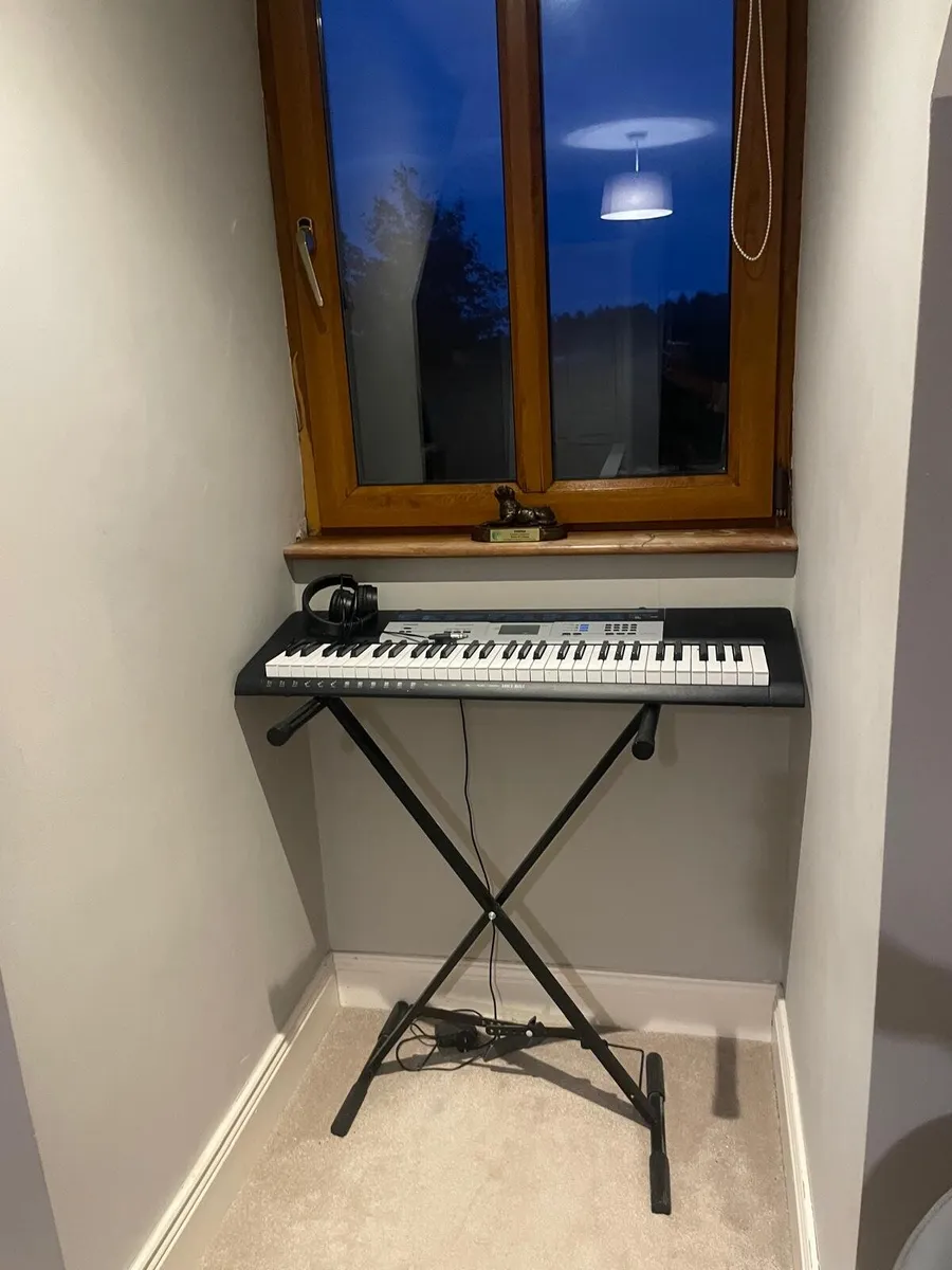 Casio CTK-1550 Keyboard Piano + Stand & Headphones - Image 2