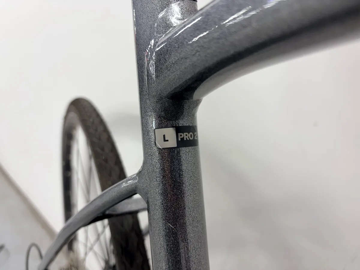 Giant Fastroad E+2 Electric Bike - Image 4