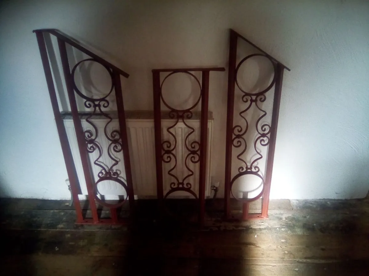 Stair railings original - Image 1