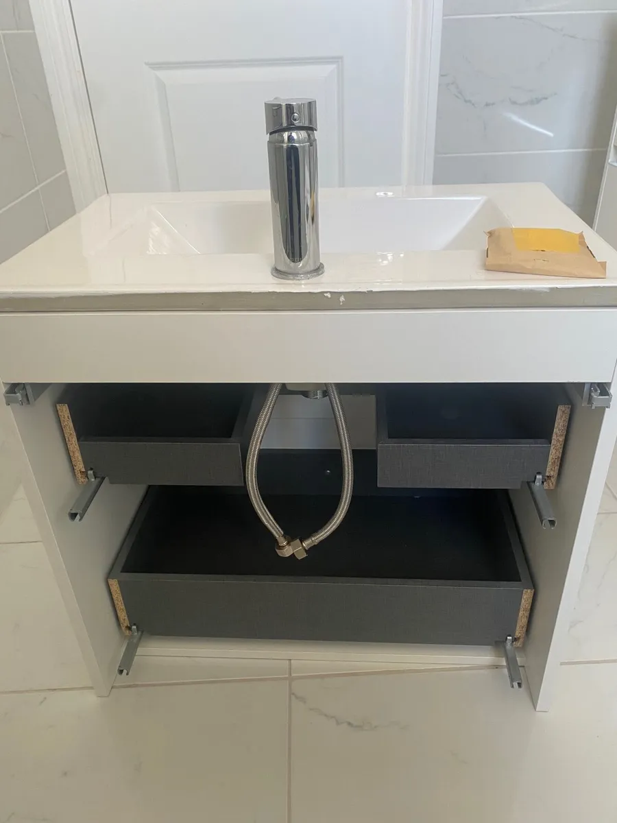 Wall hanging sink unit - Image 2