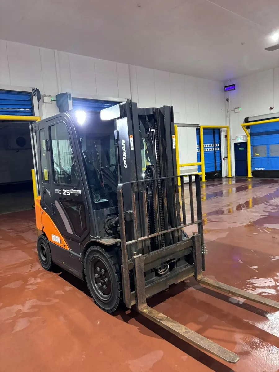 2.5t, Doosan LPG Forklift for Sale - Image 4