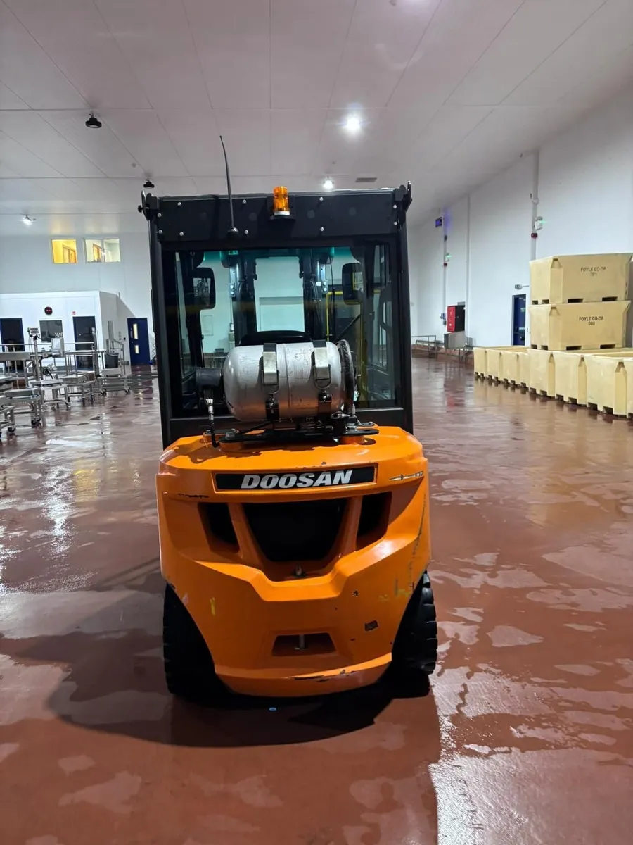 2.5t, Doosan LPG Forklift for Sale - Image 2