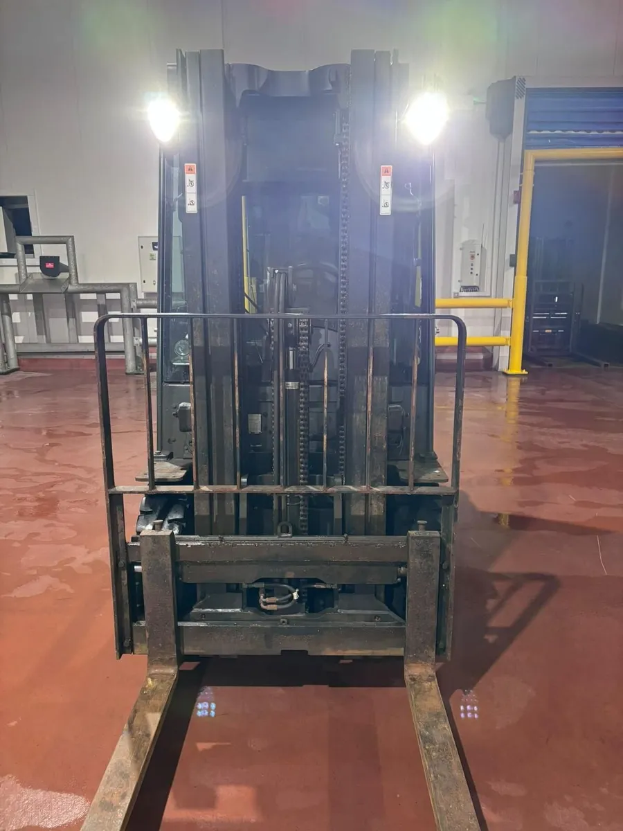 2.5t, Doosan LPG Forklift for Sale - Image 3