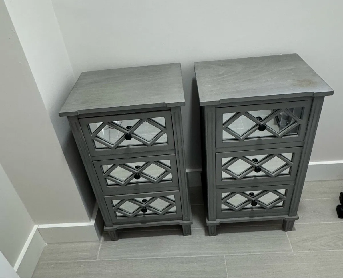 2 mirrored lockers - Image 3