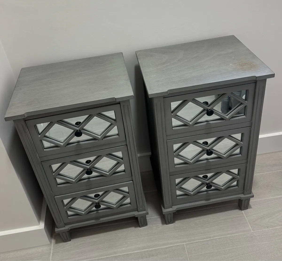 2 mirrored lockers - Image 4