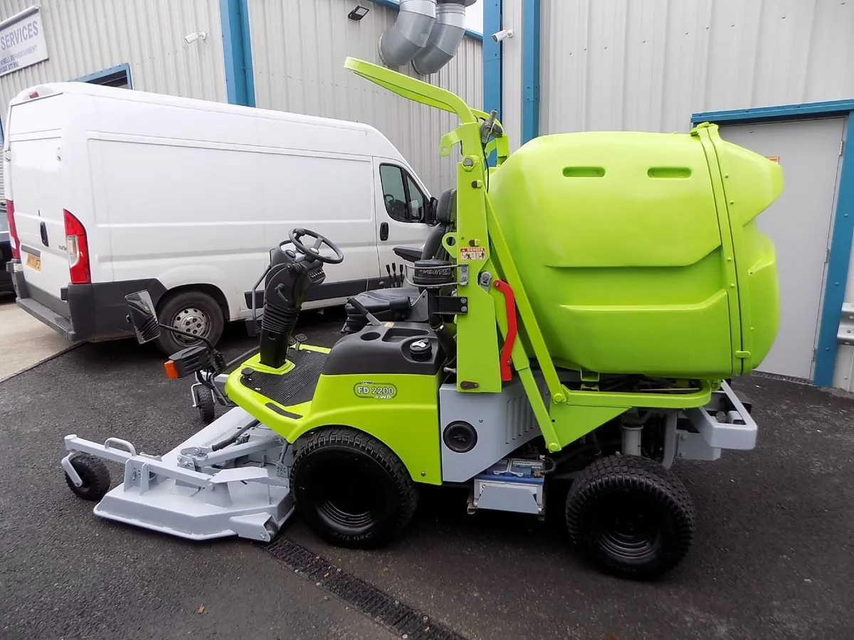 GRILLO FD 2200  INDUSTRIAL GRASS CUTTER - Image 3