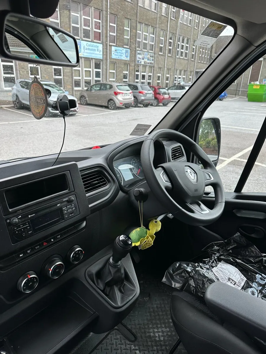 2022 Renault Master ELWB High roof - Image 3