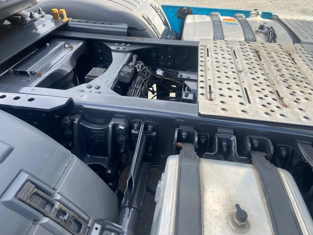 Scania R450 2017 6X2 - Image 3