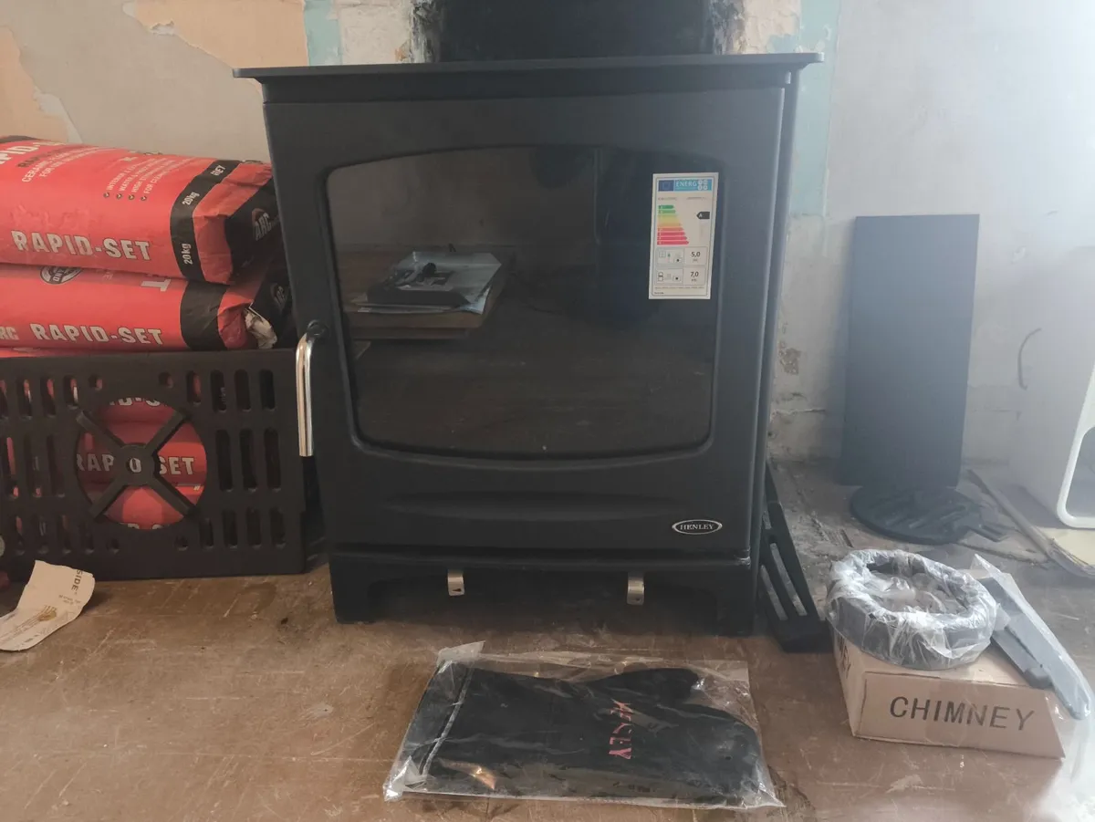 Henley Stove - Image 1