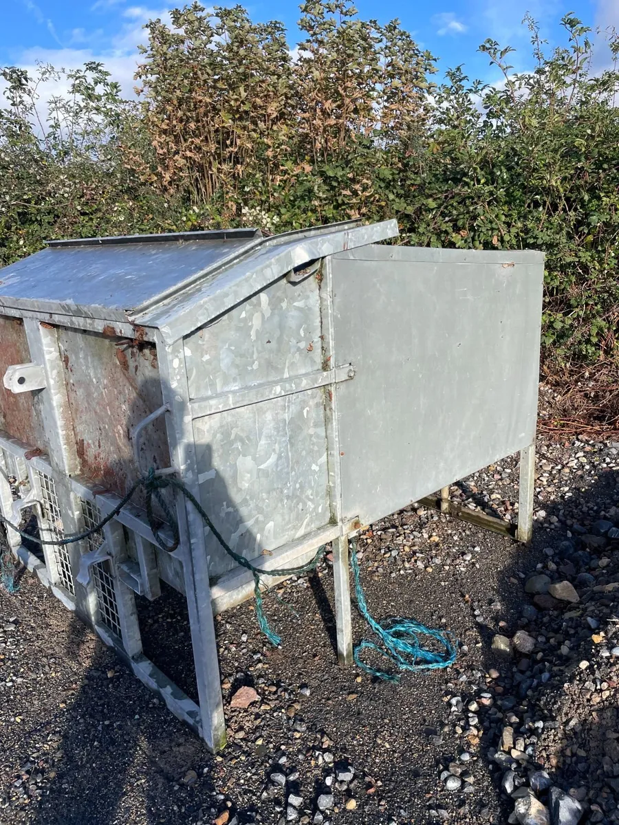 Heavy Duty Calf/Weanling Creep Feeder 6ft - Image 3