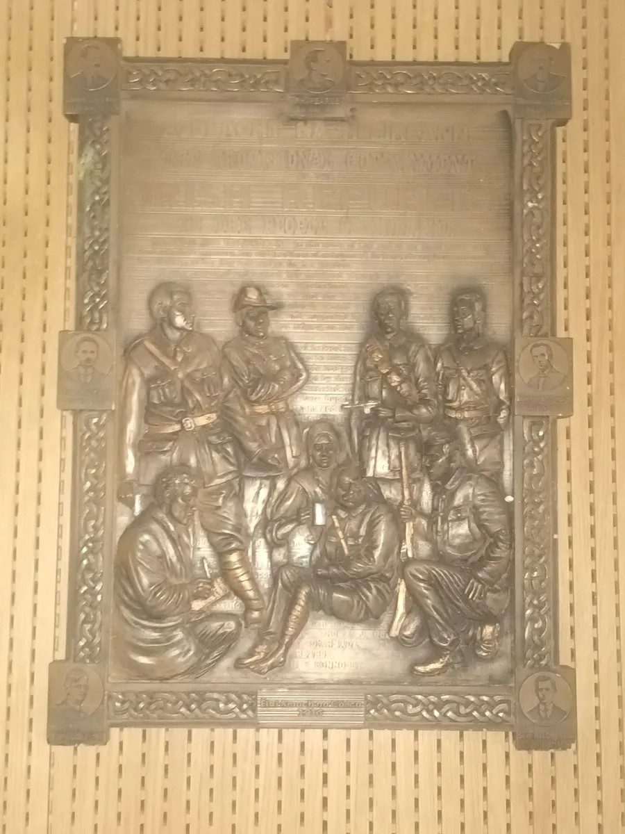 1916 large wall plaque 14 X 19 inched