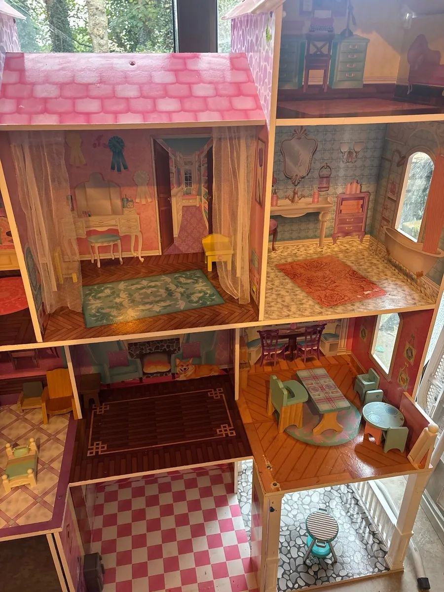 Giant doll house - Image 3