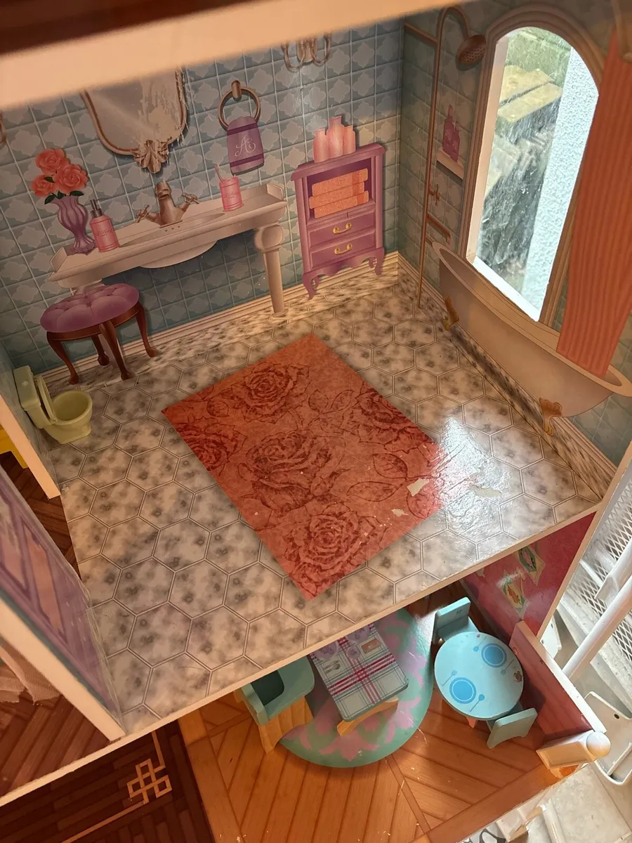 Giant doll house - Image 4