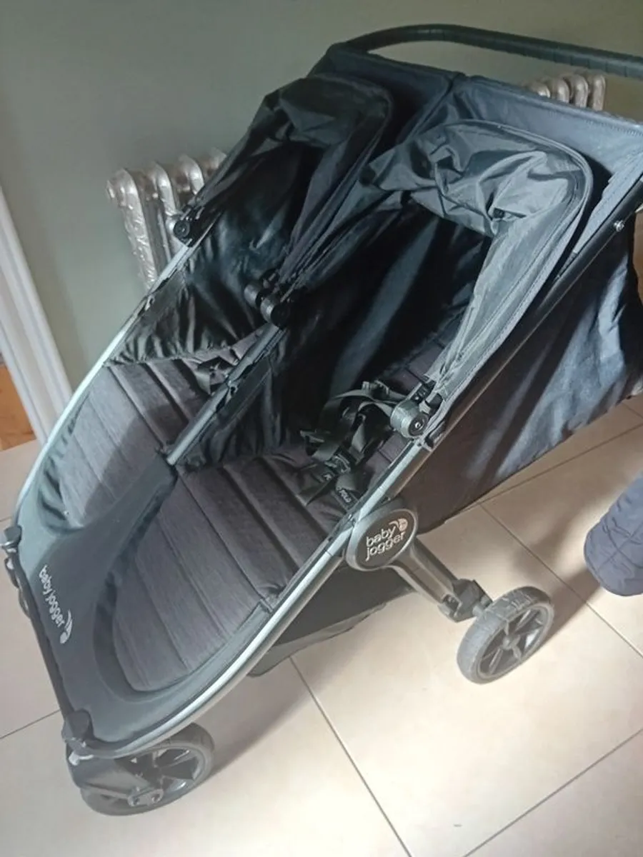 Baby Jogger City Mini GT2 and Raincover - Image 1