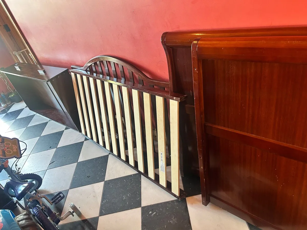Sleigh cot/bed - Image 1
