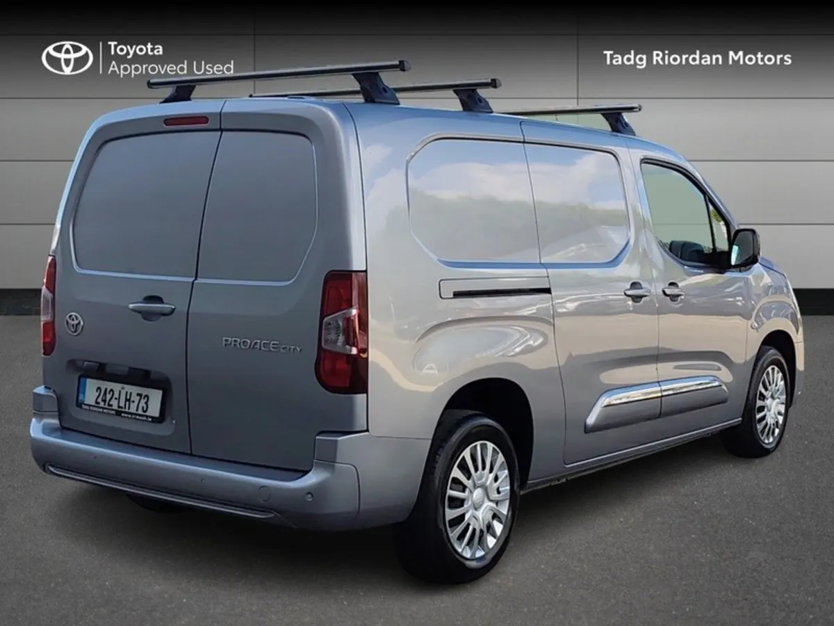 Toyota Proace City 1.5 GX LWB (price includes VAT) - Image 2