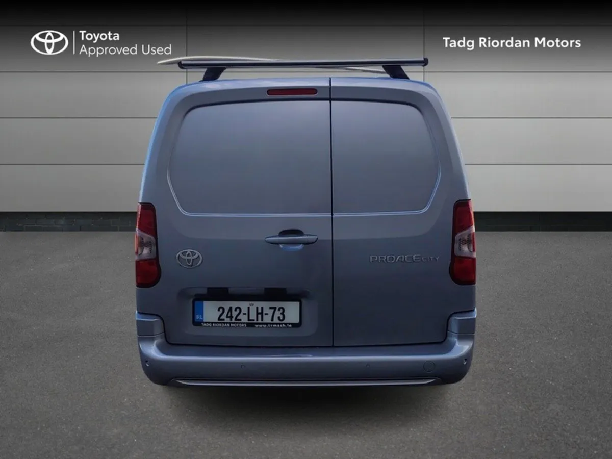 Toyota Proace City 1.5 GX LWB (price includes VAT) - Image 4