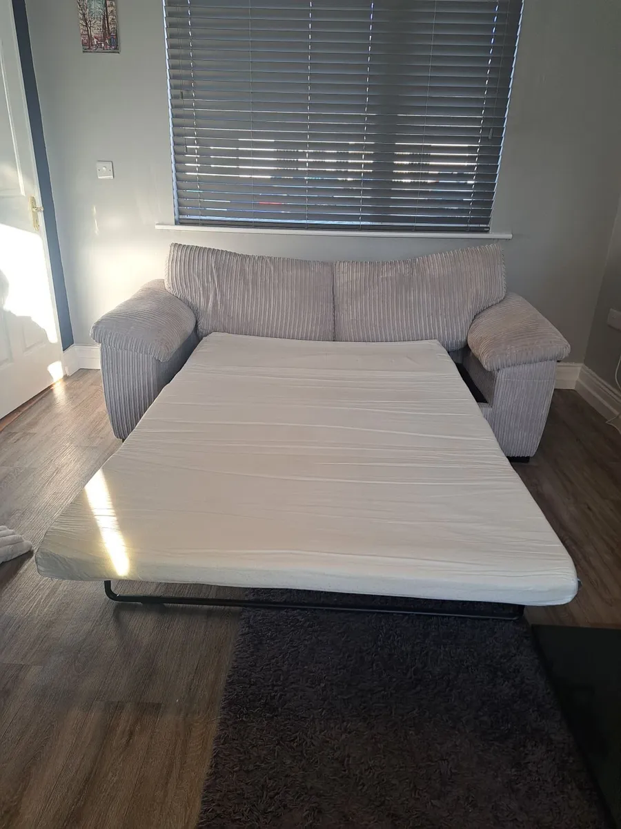 Couch - Image 2