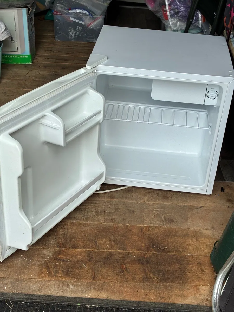 Small Fridge - Image 3