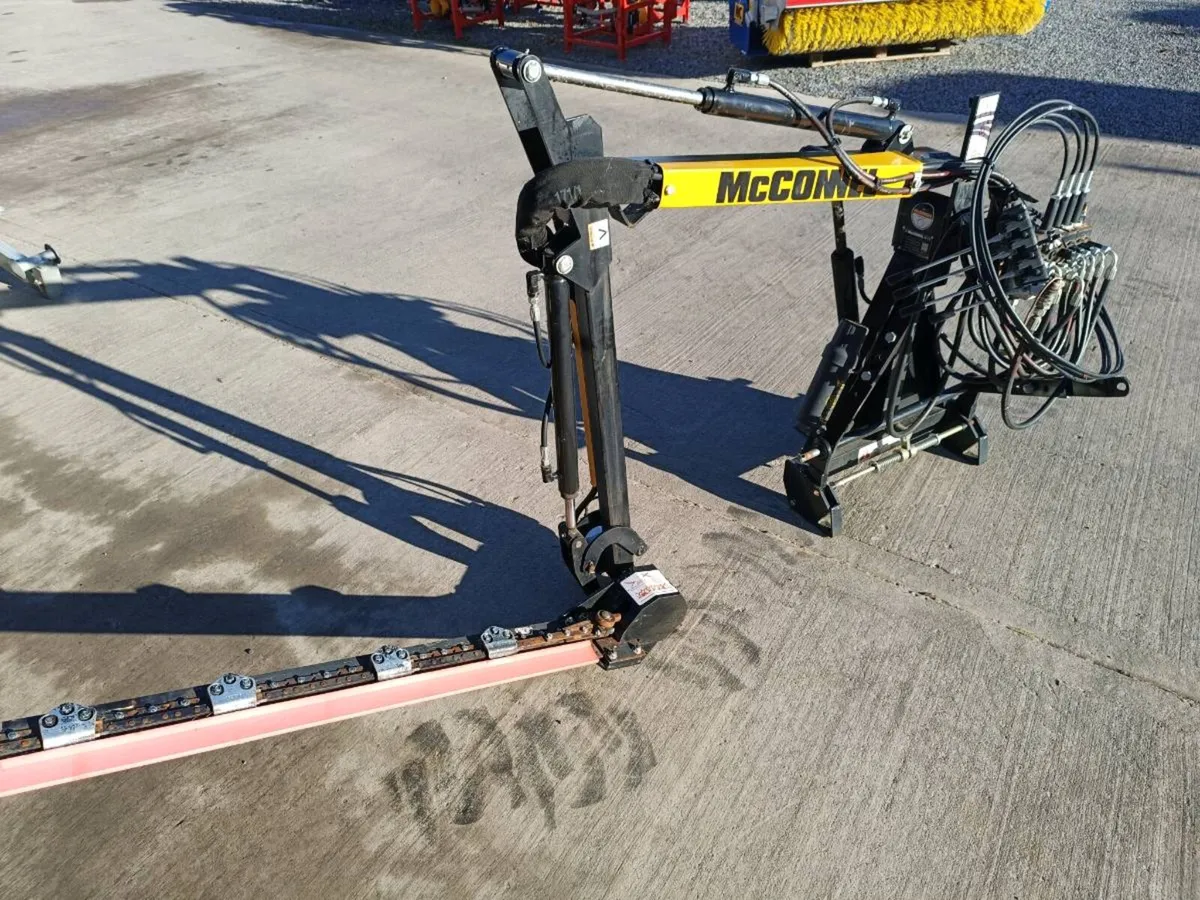 McConnel Swingtrim Hedgecutter - Image 1