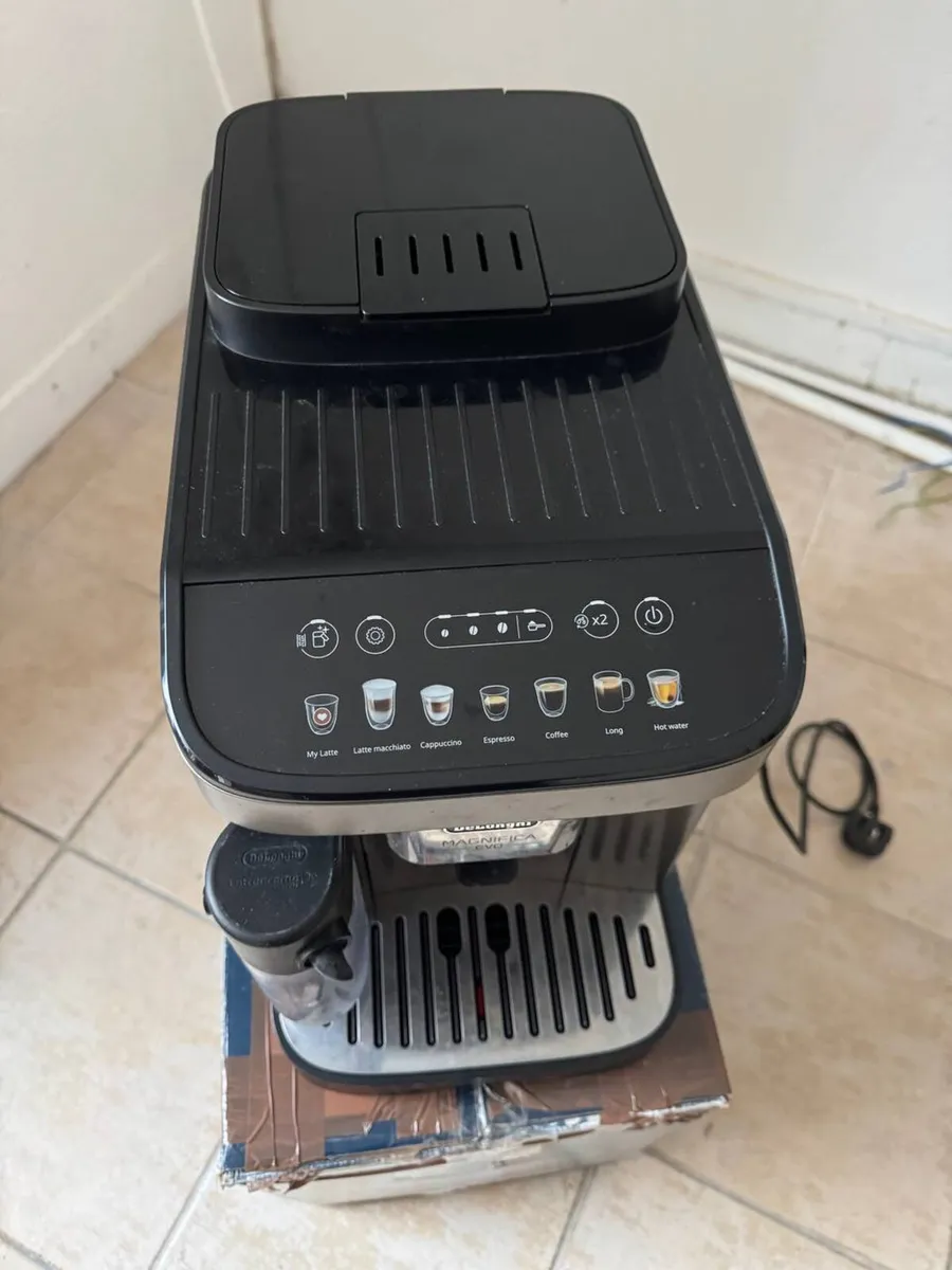Delonghi Magnifica Evo Coffee Machine - Image 1