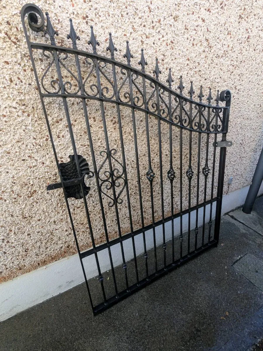 Cast Iron Gates for sale - Image 2