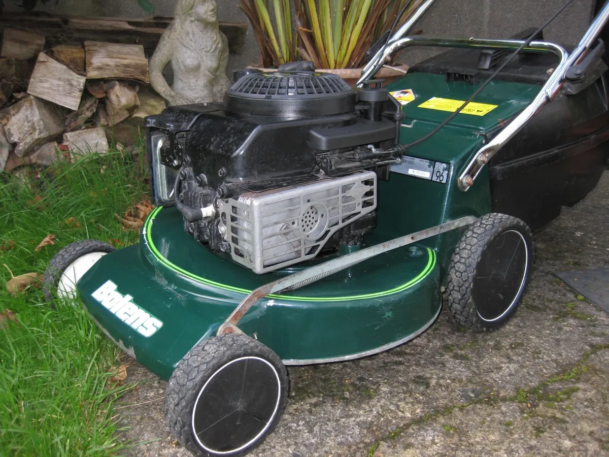 Bolens / Briggs & Stratton 5HP Petrol Mower. - Image 4