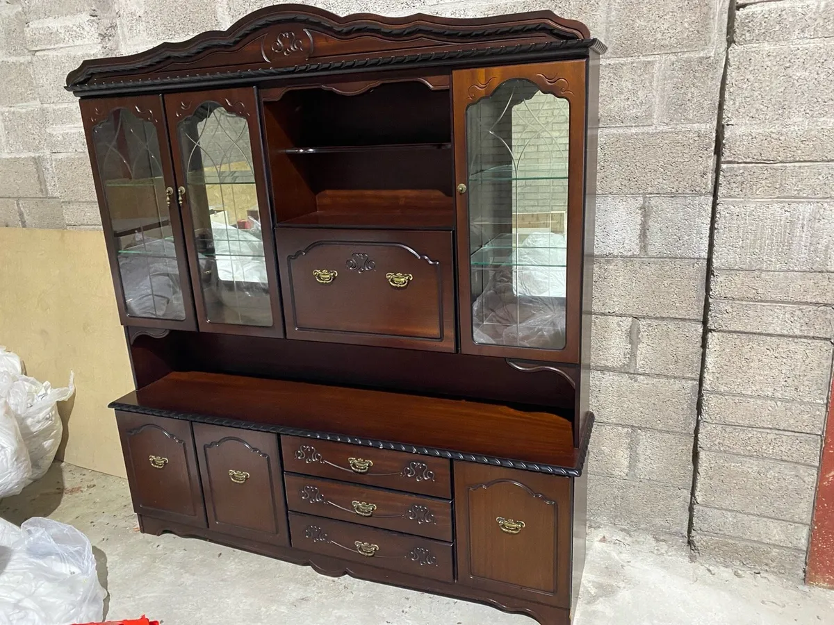 Dresser - Image 1