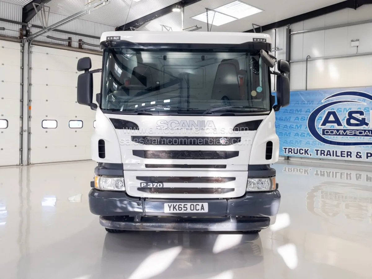 2015 SCANIA P370 CHASSIS CAB - Image 2