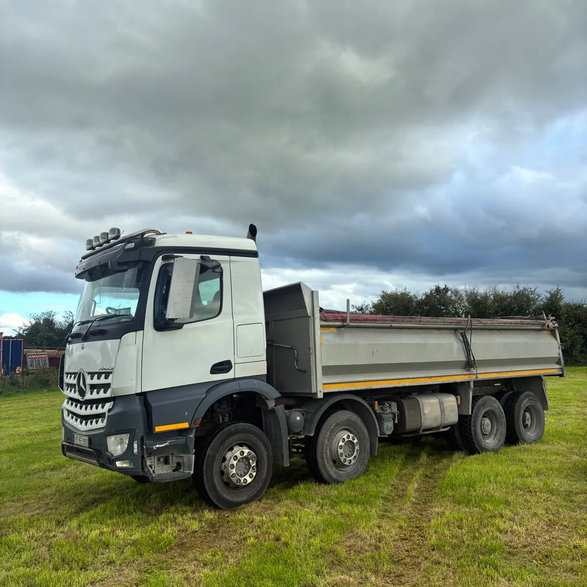 Mercedes 8 wheeler - Image 3