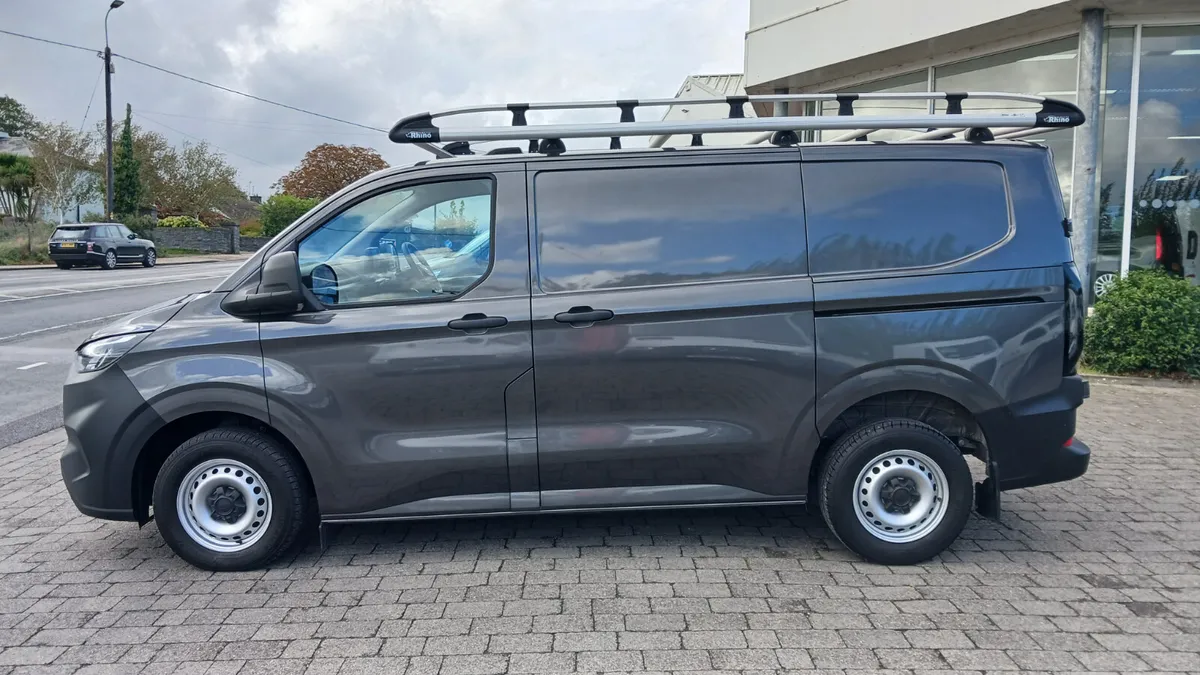 252 FORD CUSTOM L1 TREND NEW SHAPE 16K KMS.EXTRAS! - Image 3