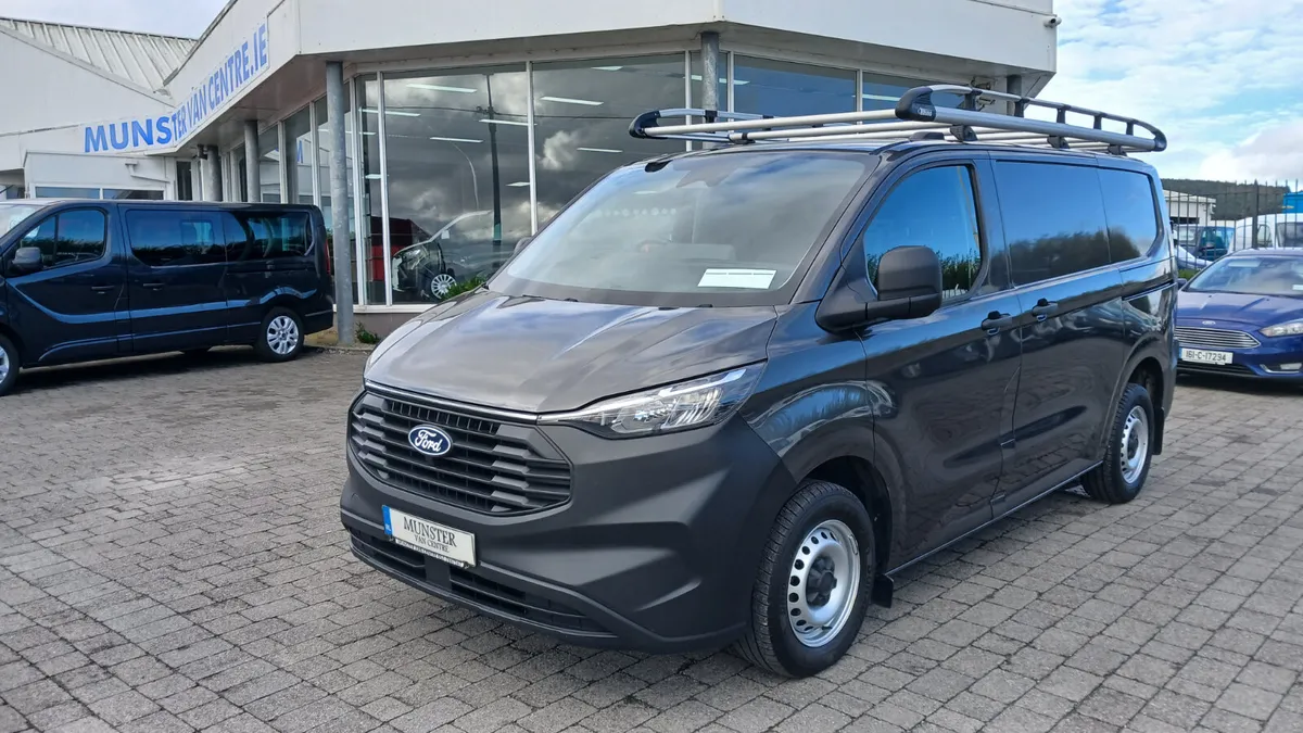 252 FORD CUSTOM L1 TREND NEW SHAPE 16K KMS.EXTRAS! - Image 2