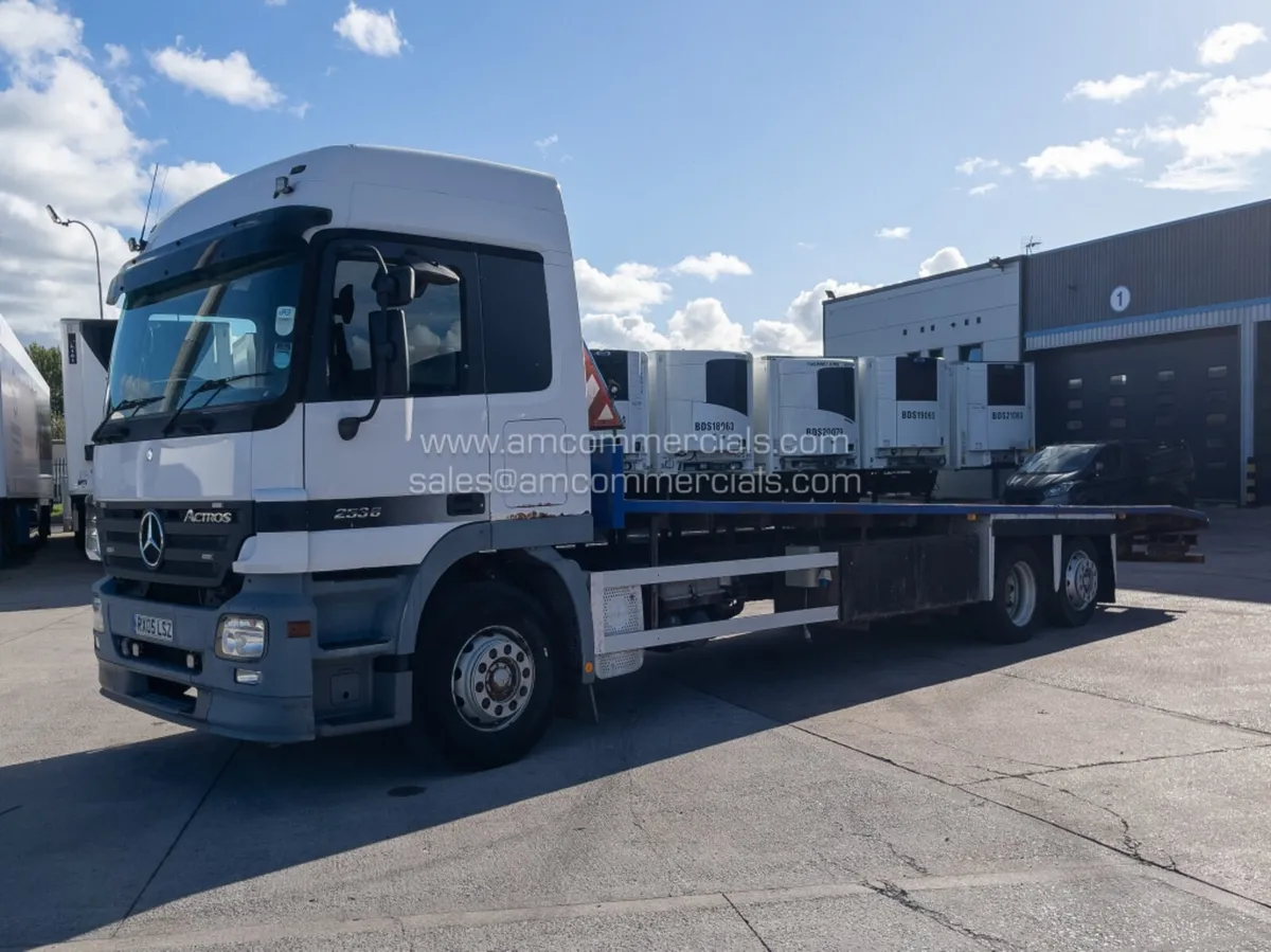 2005 MERCEDES-BENZ ACTROS 2536 CARAVAN MOVER - Image 3