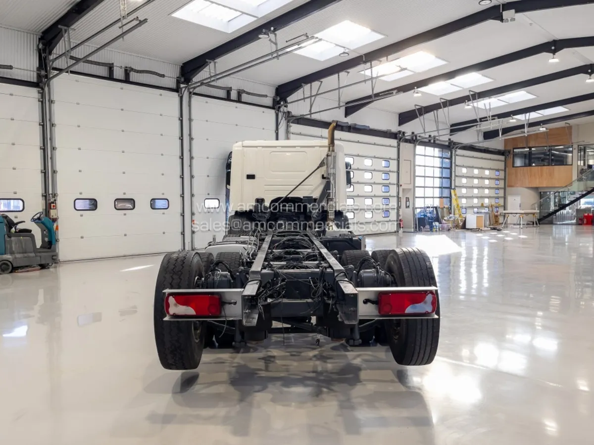 2015 SCANIA P370 CHASSIS CAB - Image 3