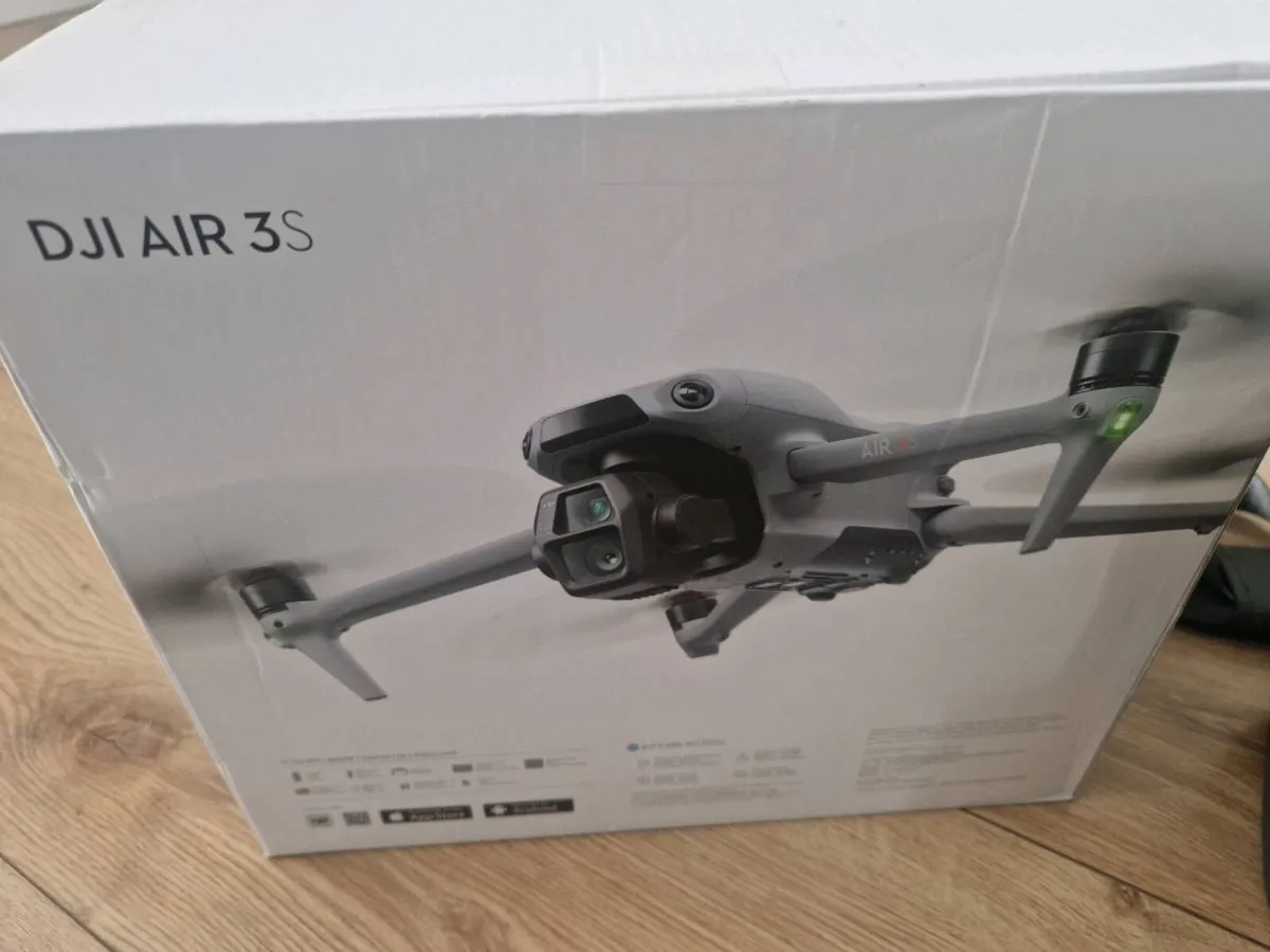 DJI AIR 3S Fly More Combo - Image 2