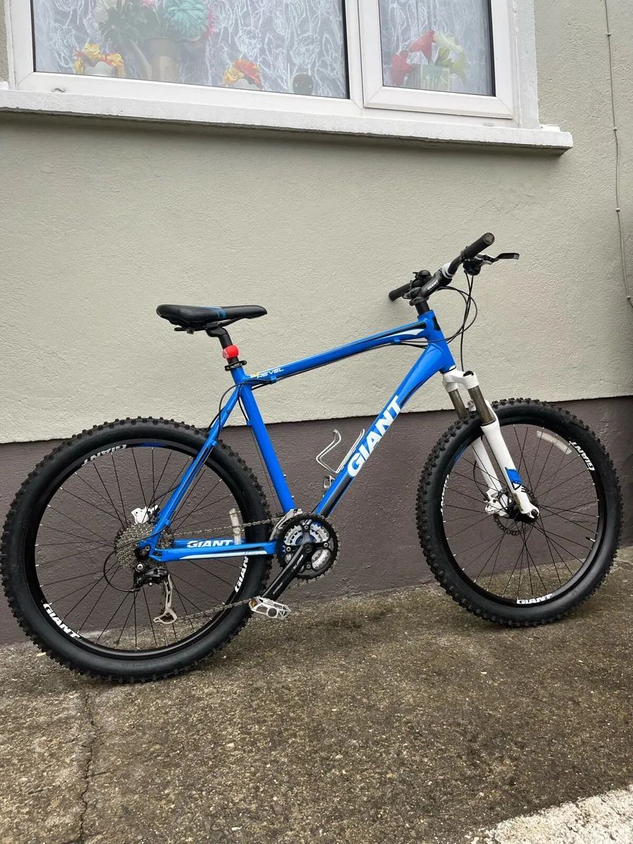 Giant Revel mountain bike - Image 2