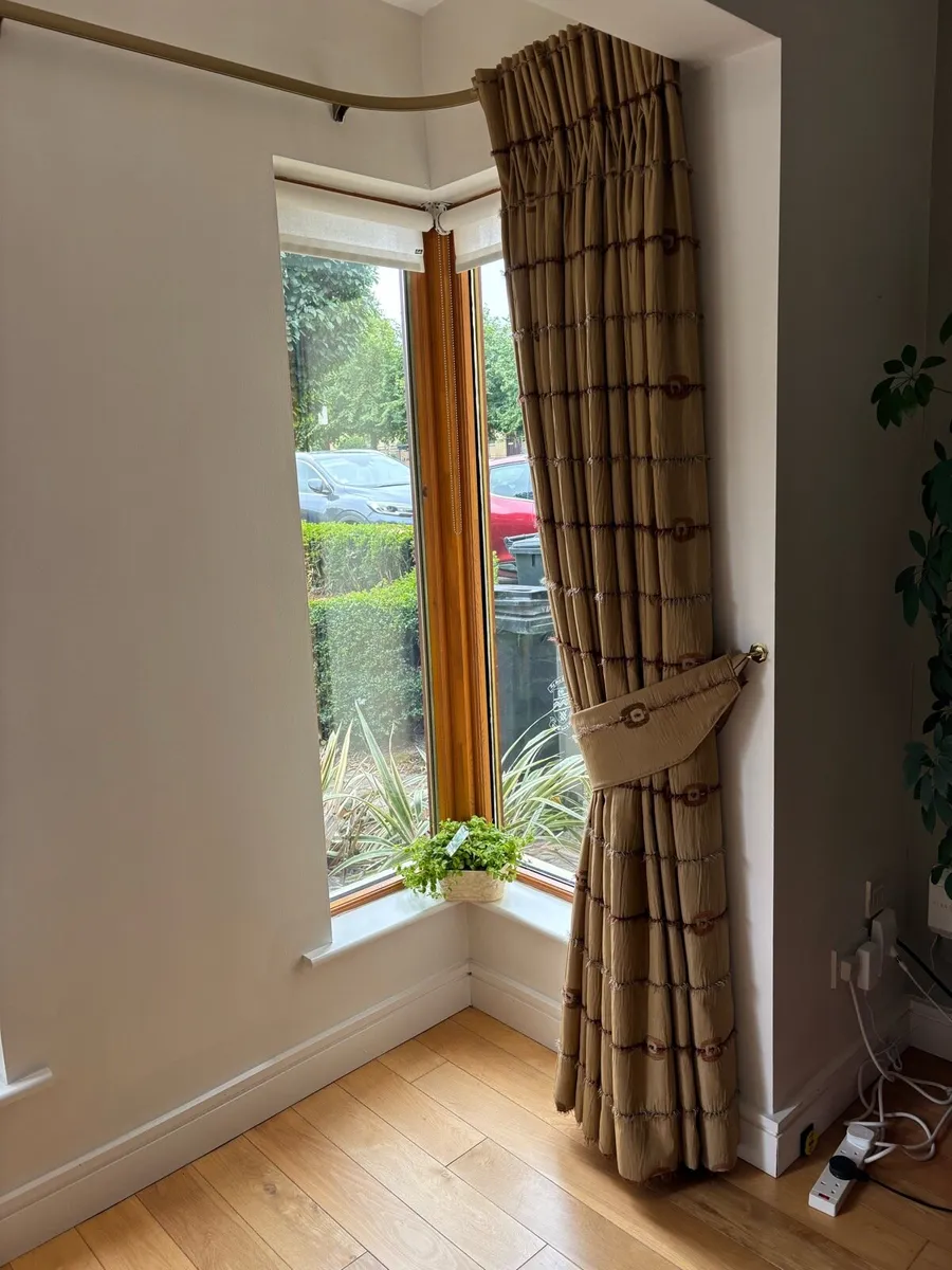 Curtains - Image 1