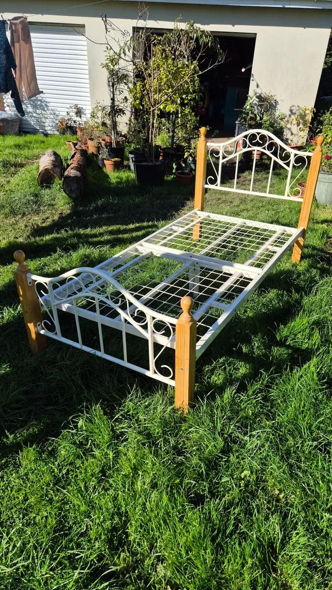 Bed frame - Image 2