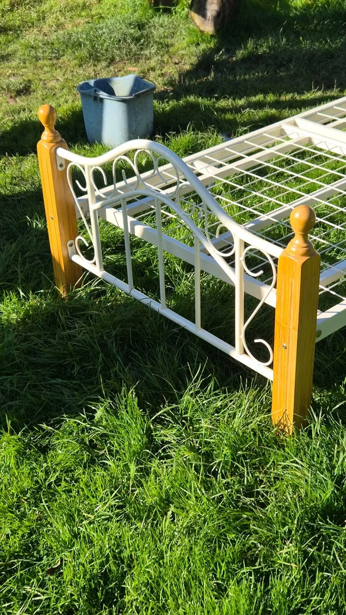 Bed frame - Image 4